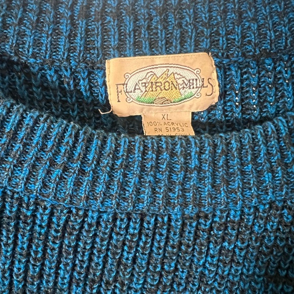 CUTE BLACK AND DEEP BLUE SWEATER - Picture 4 of 8